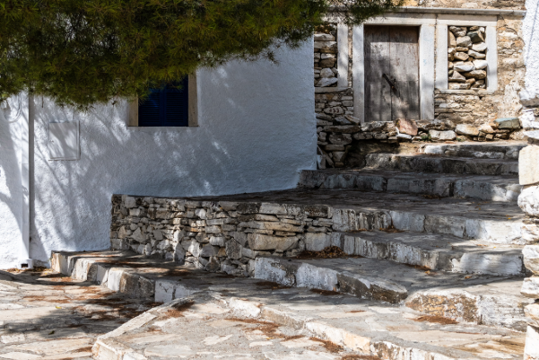 Απείρανθος Νάξου: το μαρμάρινο χωριό που σε ταξιδεύει στο χρόνο
